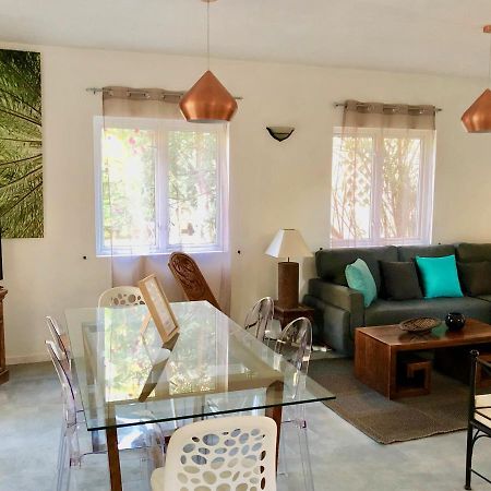 Beachfront Villa In A Beautiful And Secured Complex Flic-en-Flacq Eksteriør billede