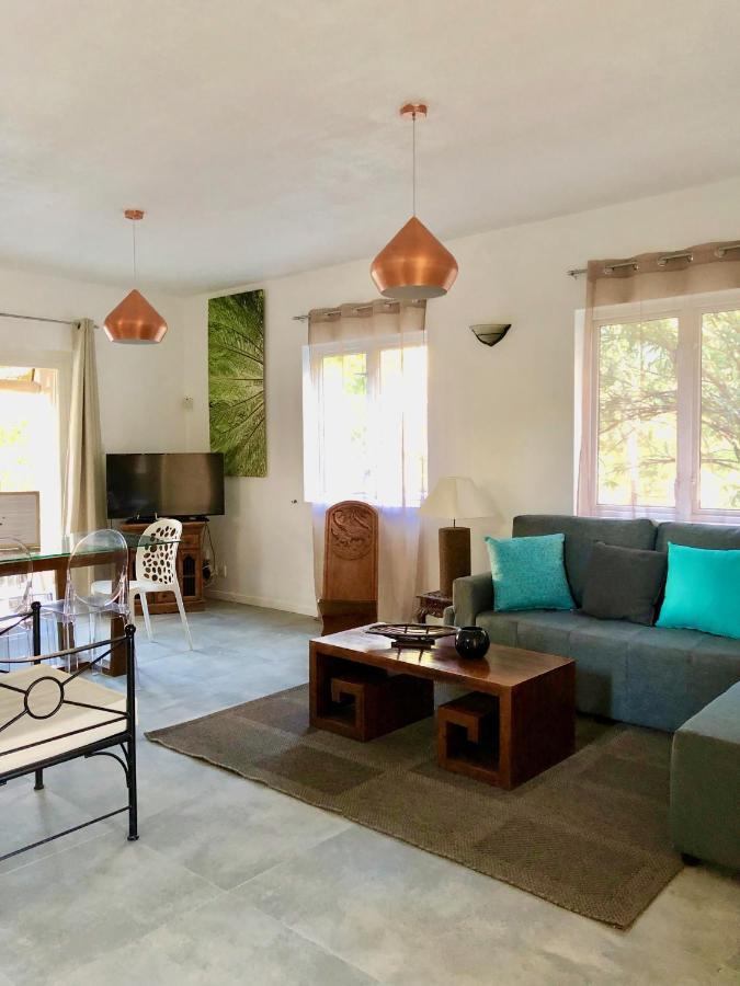 Beachfront Villa In A Beautiful And Secured Complex Flic-en-Flacq Eksteriør billede
